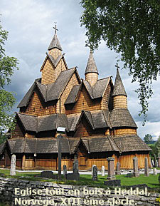 Eglise en bois, tuiles en mélèze, Norvège